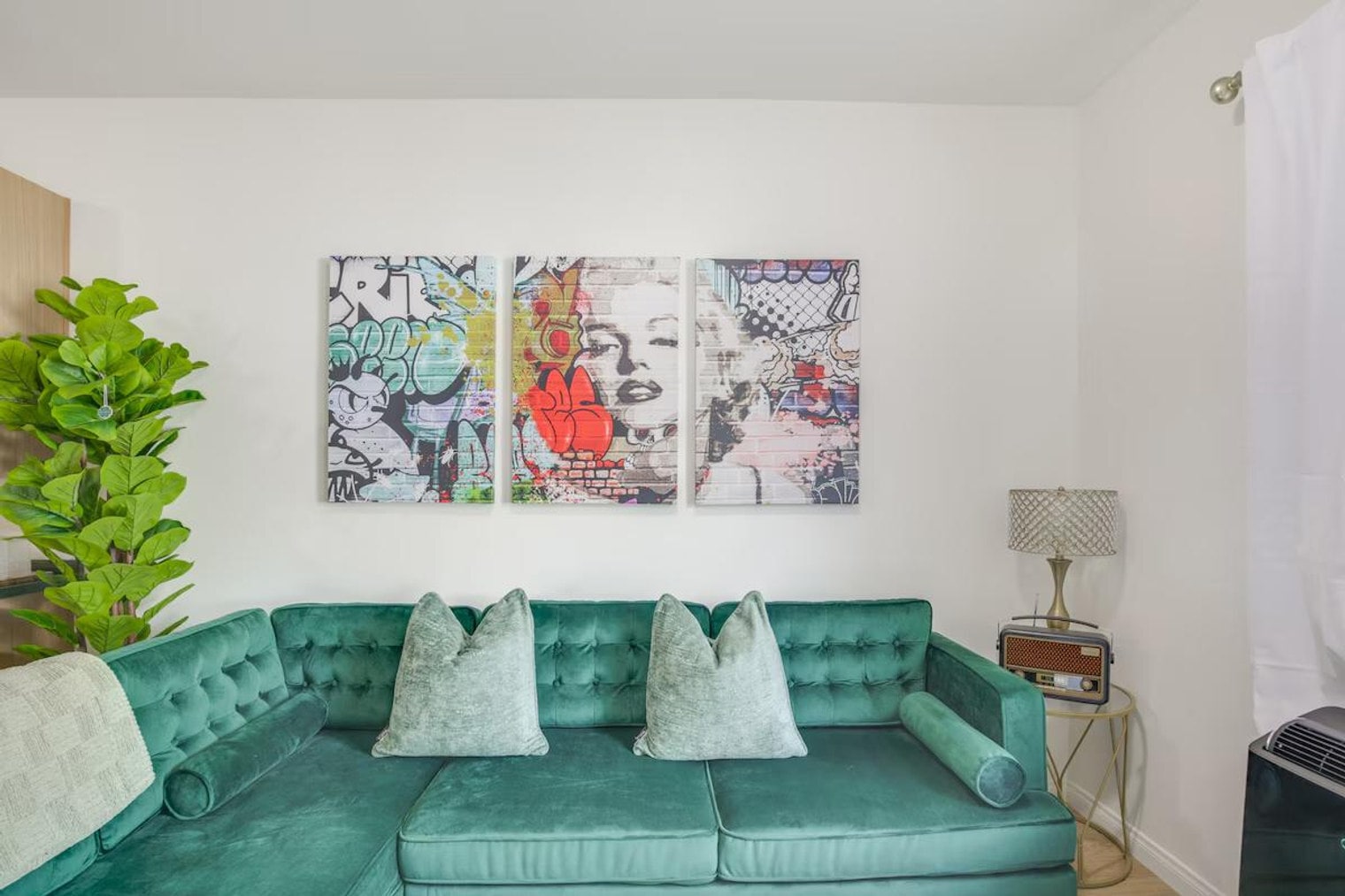 Building Photo - 2658-72 Broadway