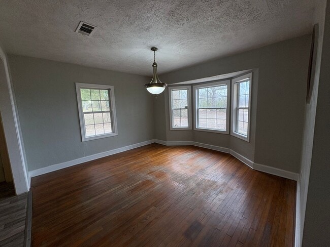 Building Photo - 3 Bed/2 Bath Home in Brandon