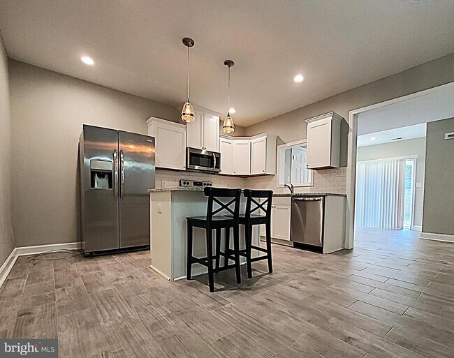 Building Photo - 7 Pebble Beach Dr
