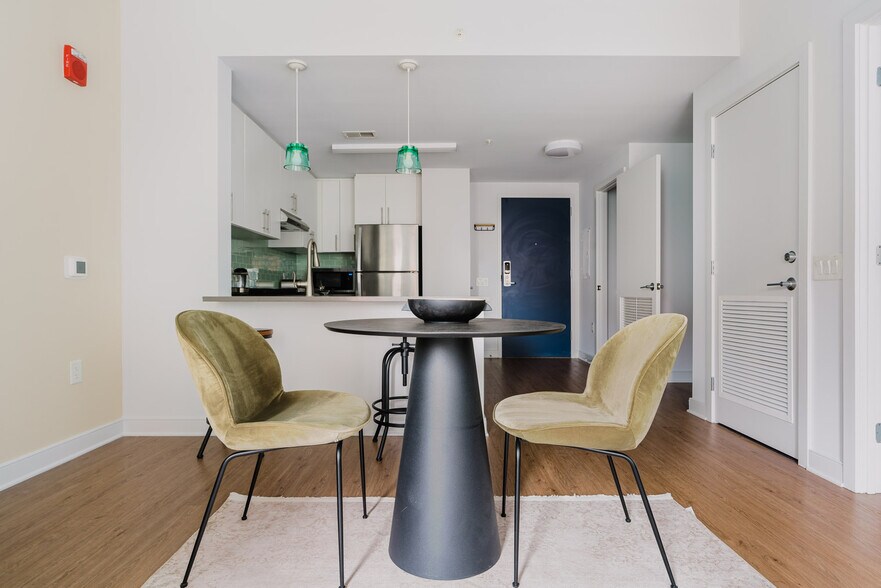 Building Photo - 455 I St NW