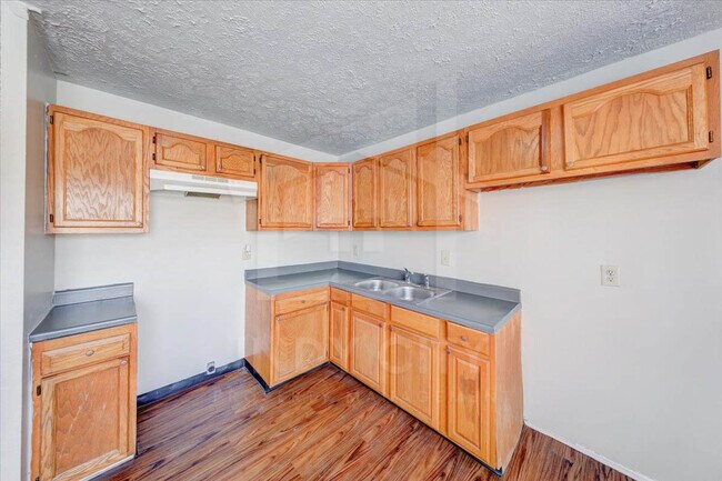 Building Photo - 8432 E 37th Pl