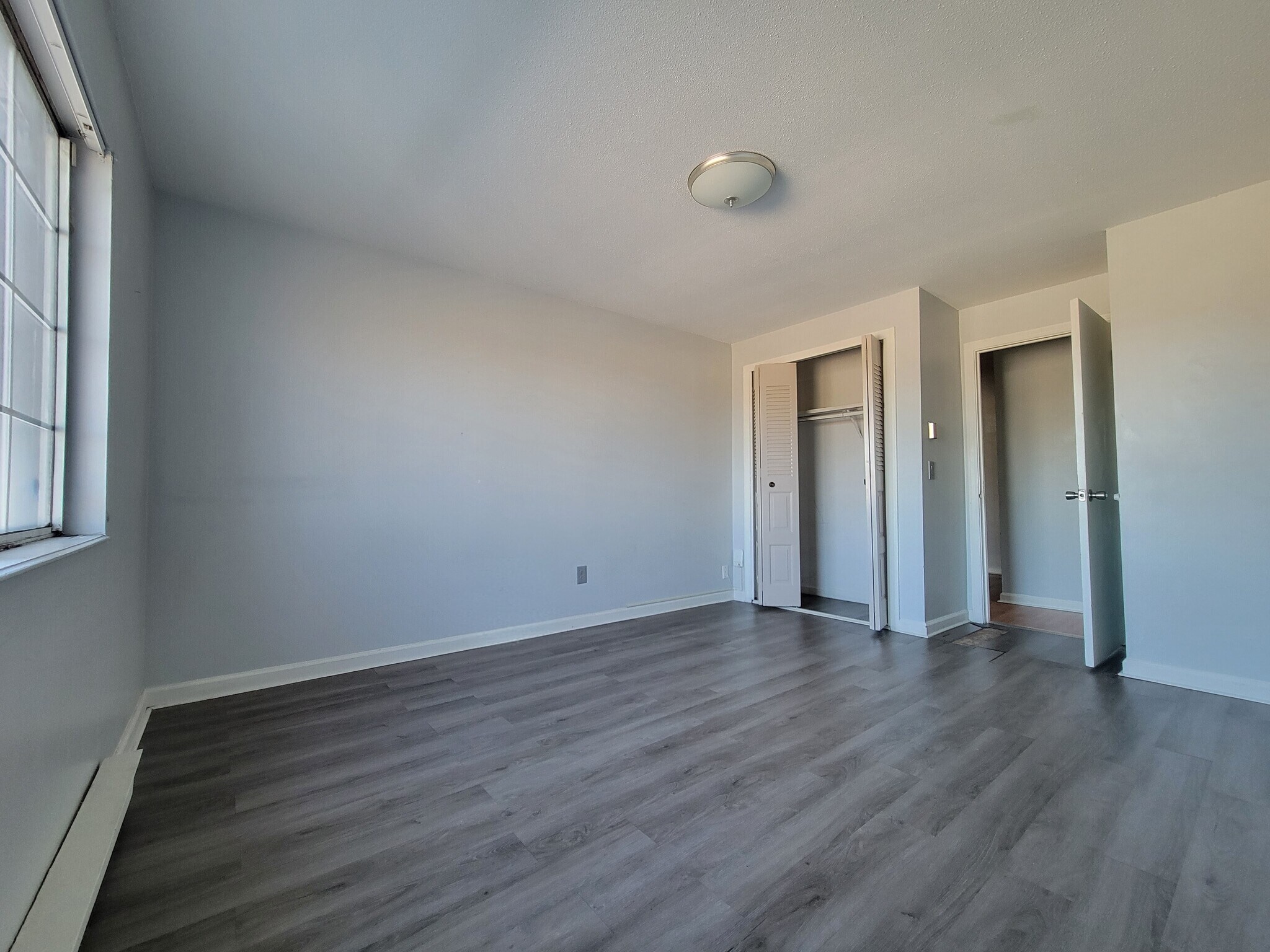 Building Photo - 300 Smithfield Rd