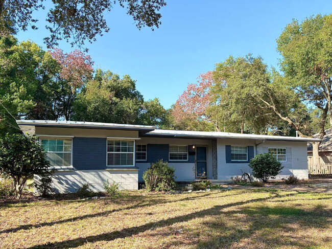 Building Photo - $200.00 Off The First Month's Rent!