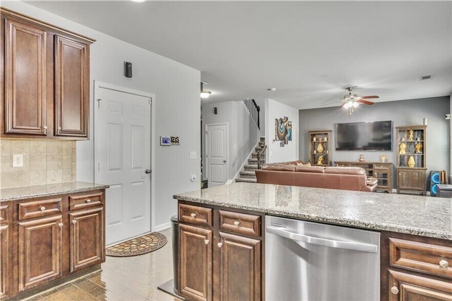 Building Photo - 87 Wedge Wood Way