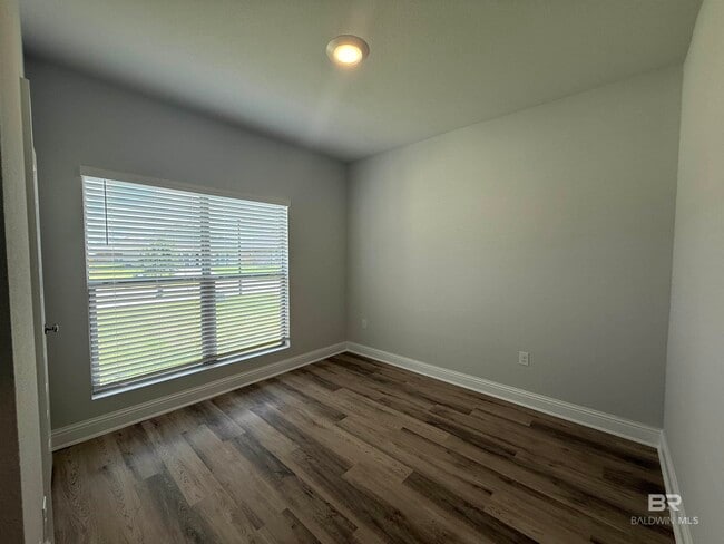 Building Photo - 429 Parkerman Ave