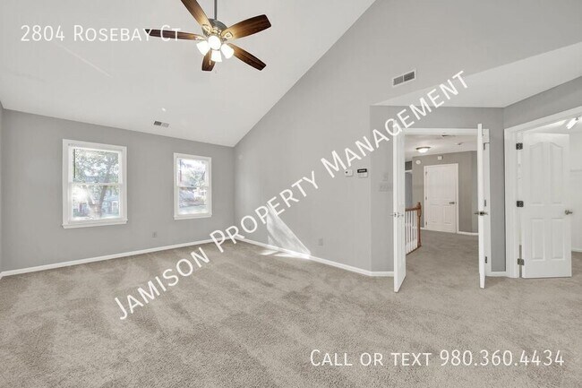 Building Photo - 2804 Rosebay Ct