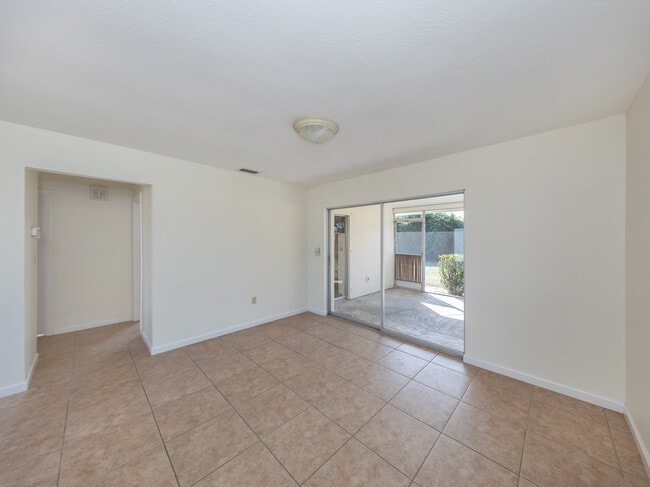 Building Photo - 438 Clover Rd