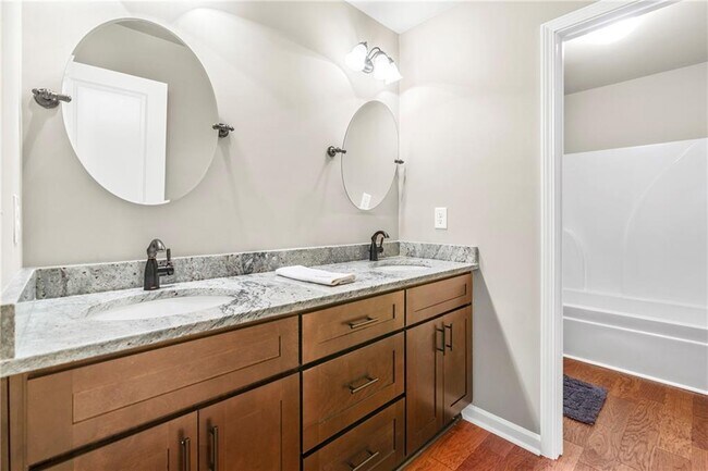 Building Photo - 5290 Clingman Ct