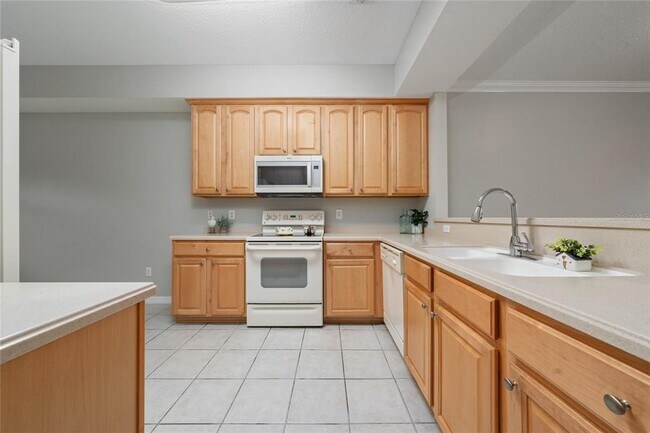 Building Photo - 9417 Myrtle Creek Ln