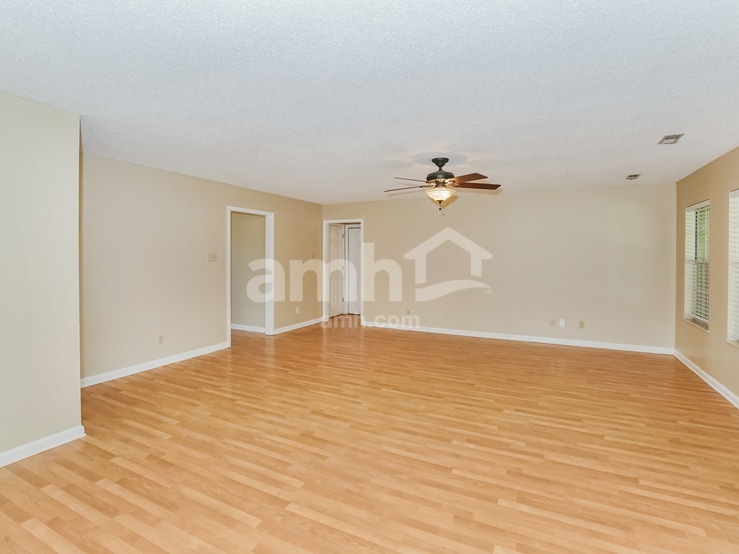 Building Photo - 1245 Edinburgh Dr