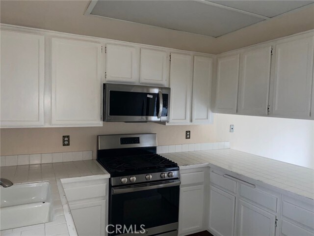 Building Photo - 26941 Stonehaven