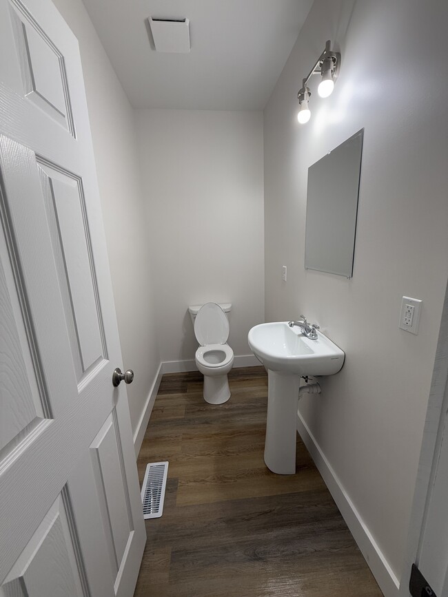 Building Photo - 1023 S 25th St