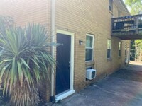 Building Photo - 812 Bradley St