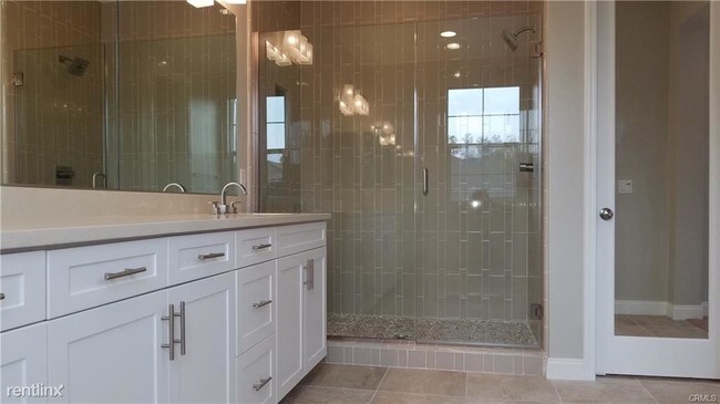 Building Photo - 3 br, 2 bath Townhome - 3248 Edgewood Rd