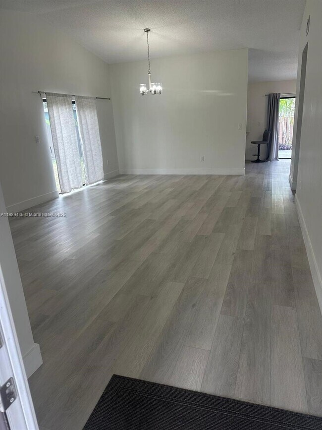 Building Photo - 9630 SW 152nd Ave