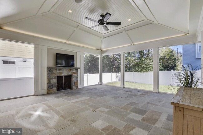 Building Photo - 8703 Bradmoor Dr