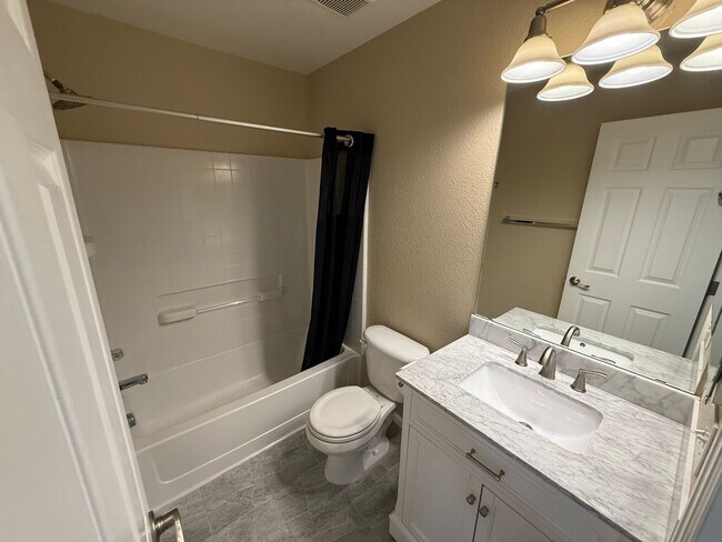 Building Photo - Modern 3-Bedroom Home with Stylish Upgrades