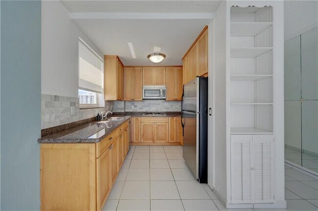 Building Photo - 345 N Fort Lauderdale Beach Blvd