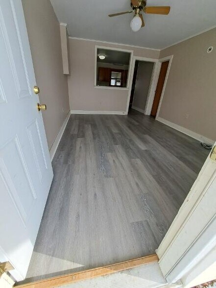 Living room - 174 Johnson Ave
