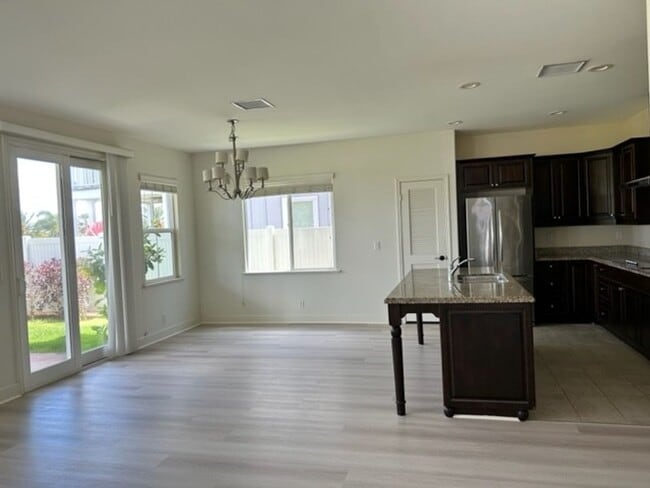 Building Photo - Newer Beautiful 4-Br/2.5-BA Home - Hoakalei Golf Course