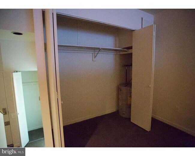 Building Photo - 130 Arch St