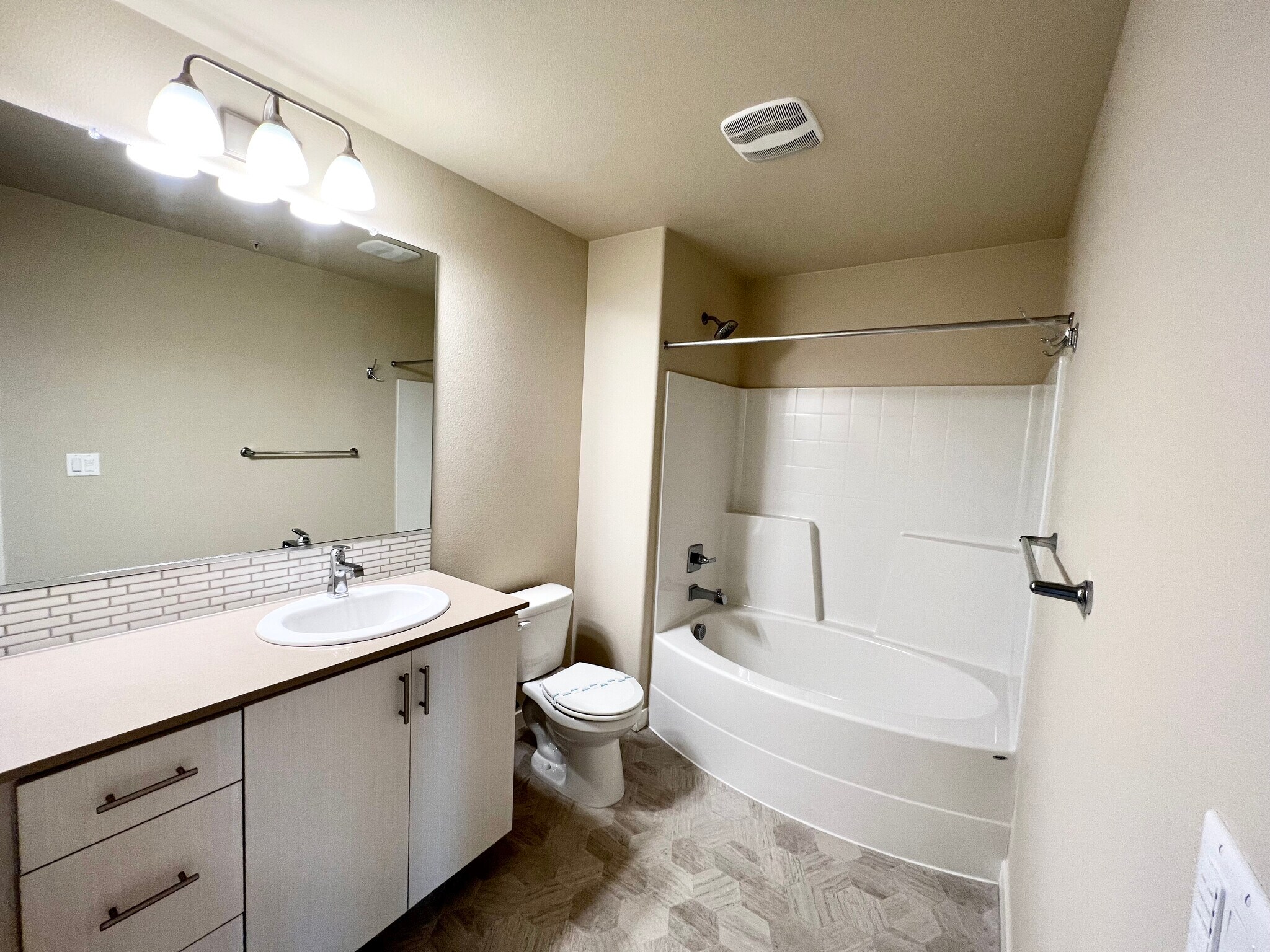 Building Photo - 16322 NW Chadwick Way