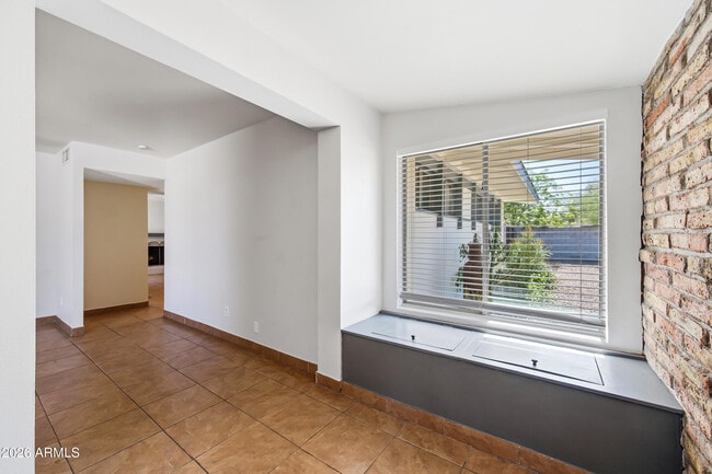 Building Photo - 4213 E Sahuaro Dr