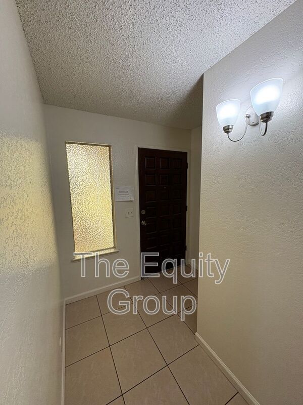Building Photo - 2516 S Memory St