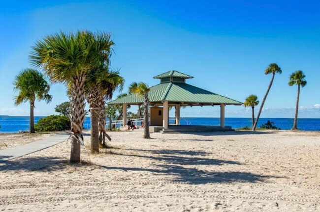 Building Photo - 610 Windrush Bay Dr