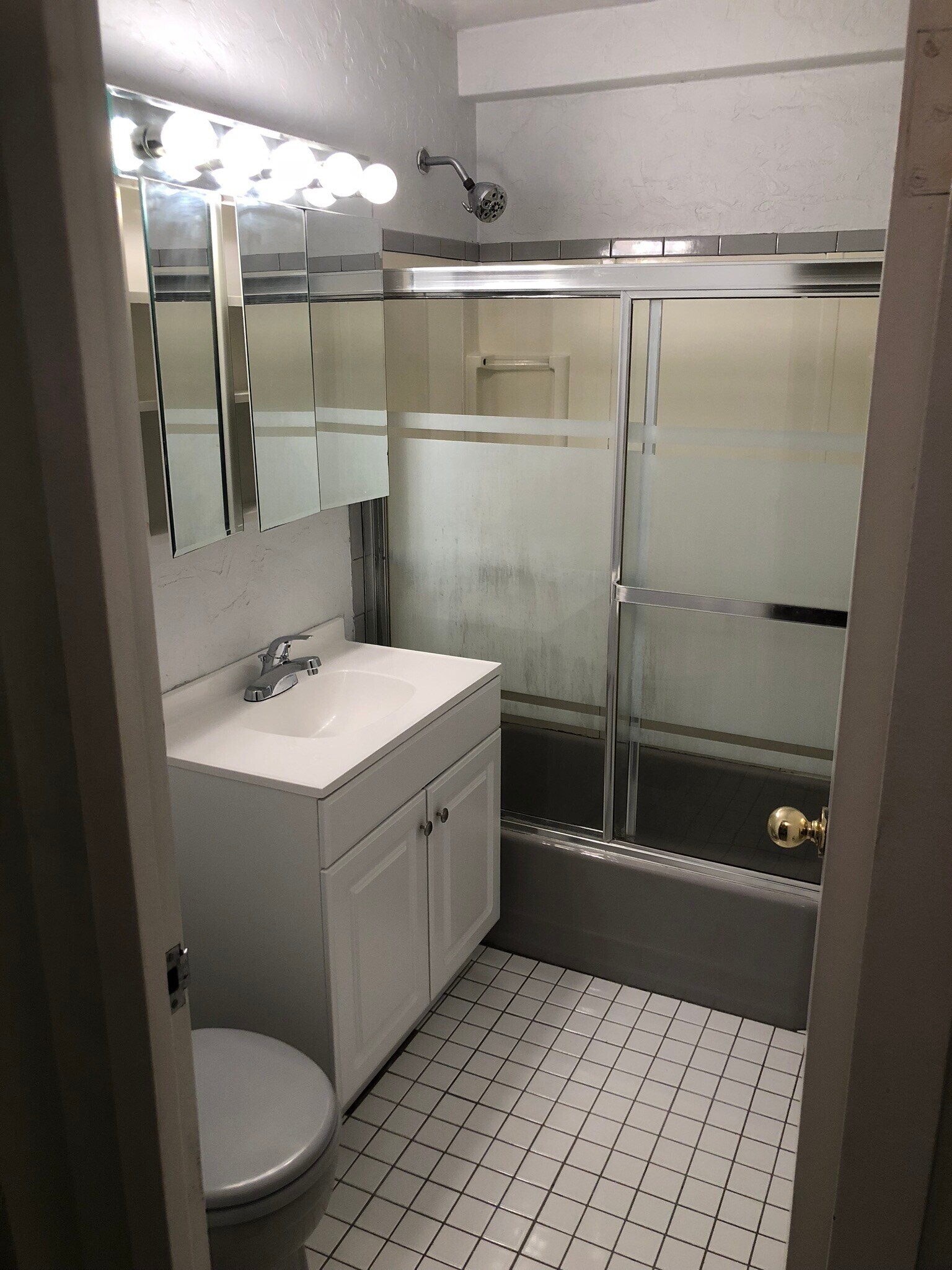 Building Photo - 30 E Elm St