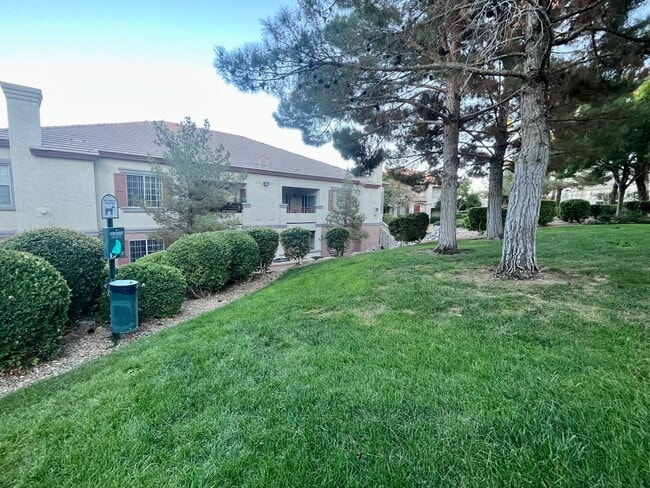 Building Photo - COMING SOON!! CUTE 3 BD/2BA CONDO LOCATED ...