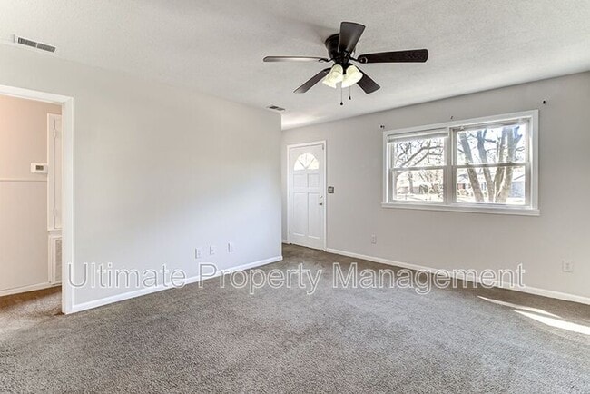 Building Photo - 402 Kingston Rd