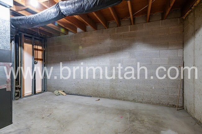 Building Photo - 4467 S Albright Dr