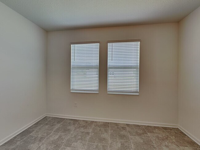 Building Photo - 3132 Country Side Dr