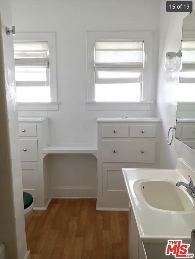 Bathroom with original details - 1337 S Cloverdale Ave