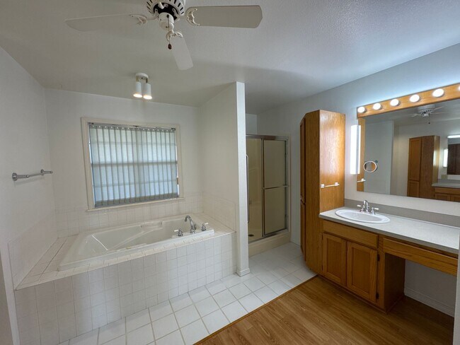 Building Photo - 3606 US-71