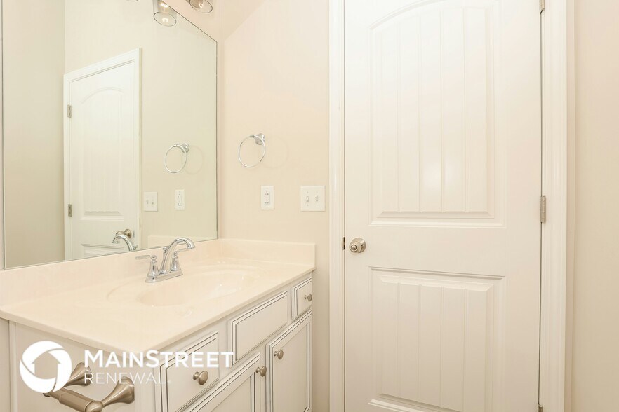 Building Photo - 2039 Secretariat Trace