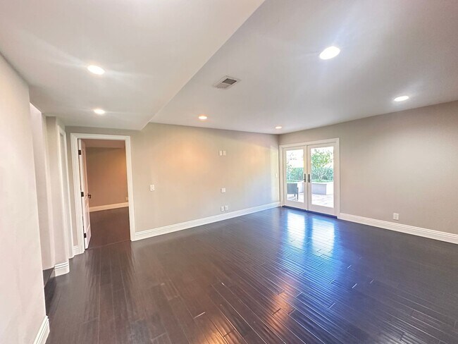 Building Photo - The Bluffs Newport Beach - House for Lease