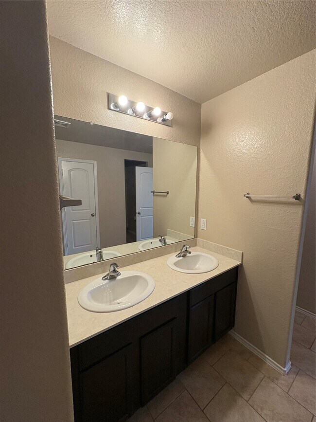 Building Photo - 9602 Paloma Creek Dr