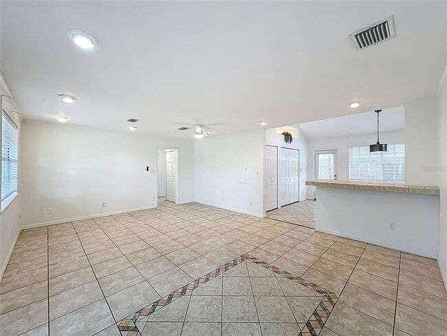 Building Photo - 332 Harris Ave