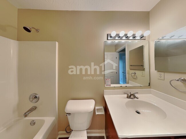 Building Photo - 6297 Satin Wood Dr