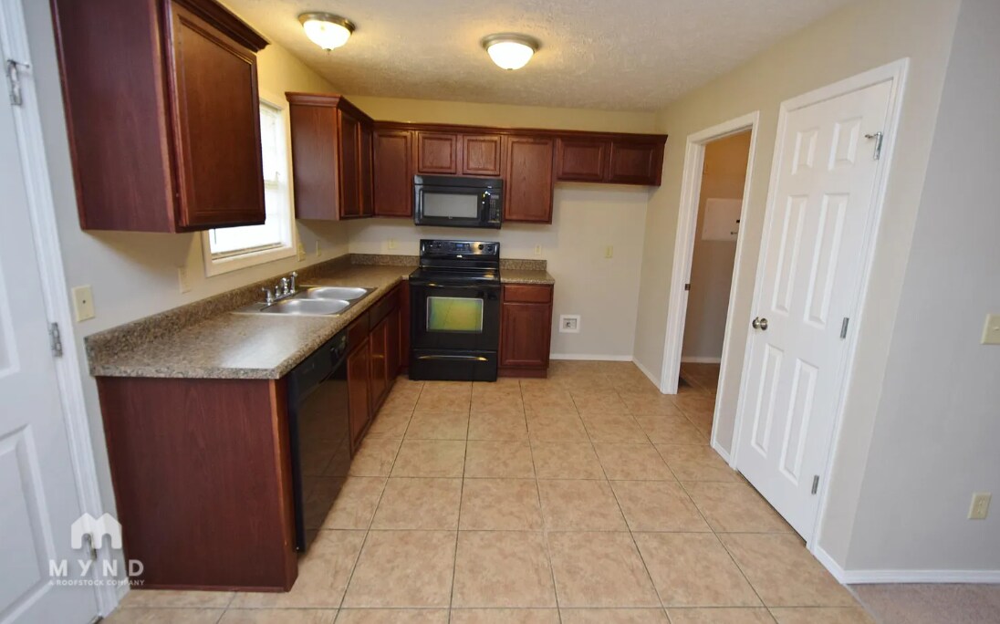 Building Photo - 308 W Grace St