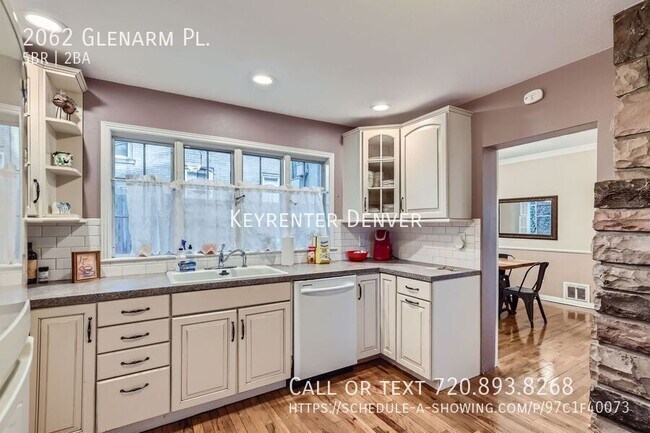 Building Photo - Charming Victorian Home in Downtown Denver...