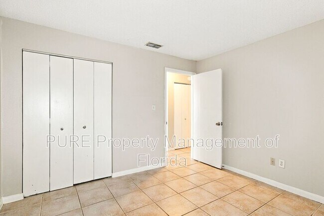 Building Photo - 2040 SE 40th Street Rd
