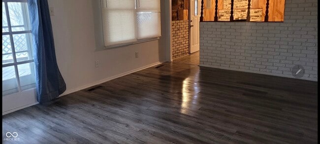 Building Photo - 10139 Chris Dr