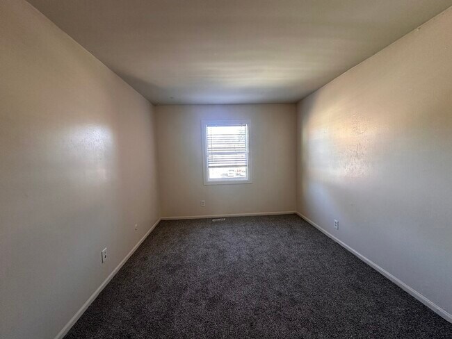 Building Photo - 3bed/2.5bath