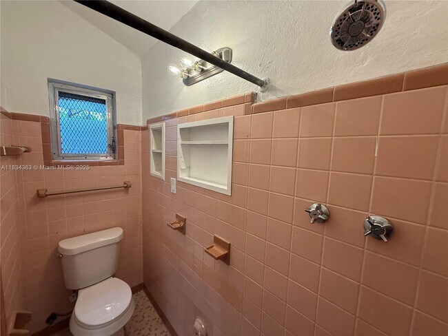 Building Photo - 955 NW 75th St