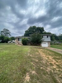 Building Photo - Nice 3 bedroom 2 bath home close to Harrison