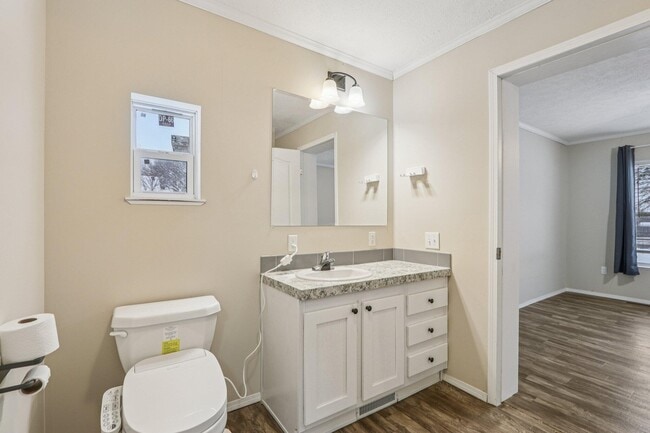 Building Photo - 4704 47th Ave