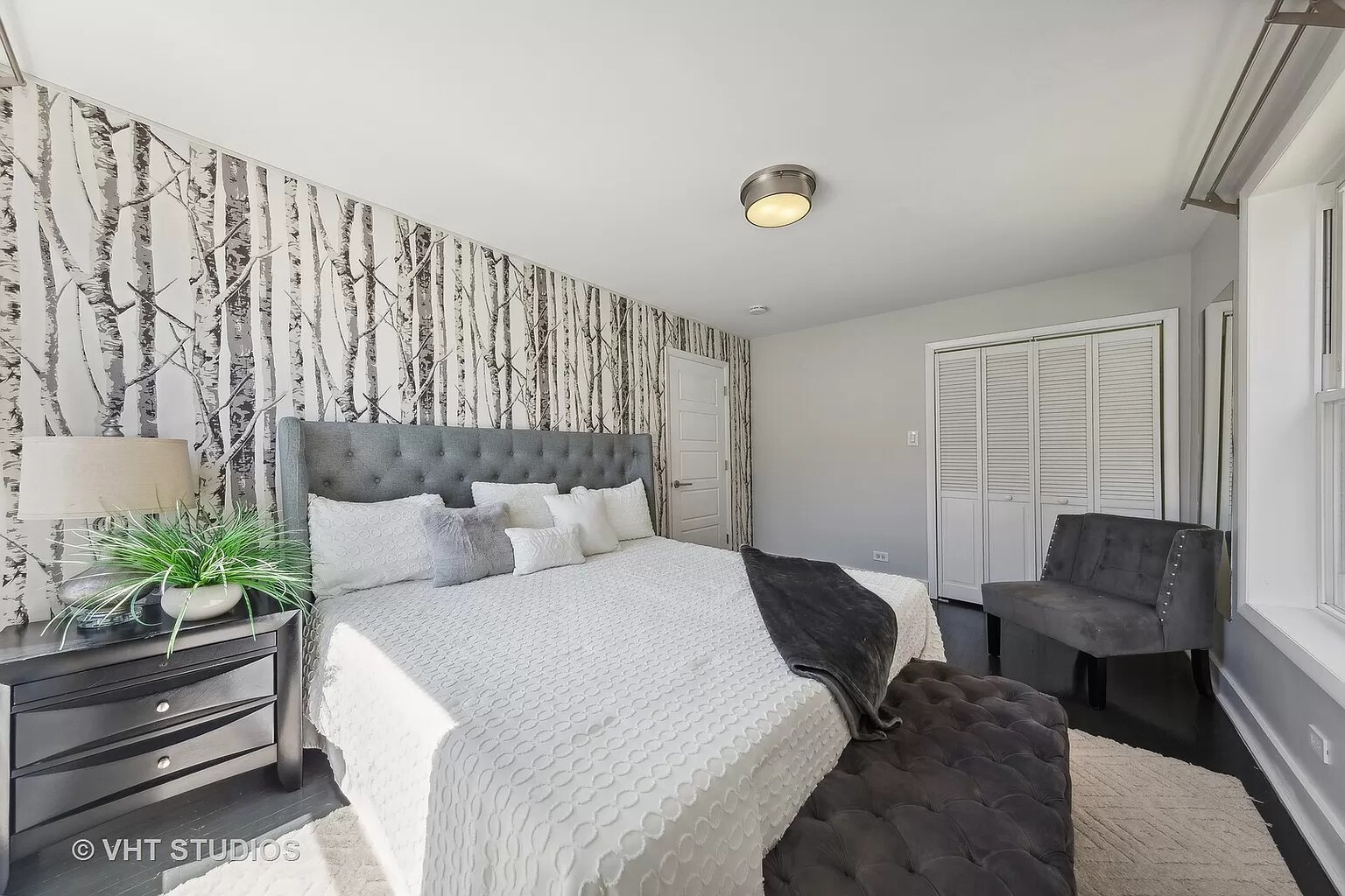 Bedroom - 7619 N Bosworth Ave